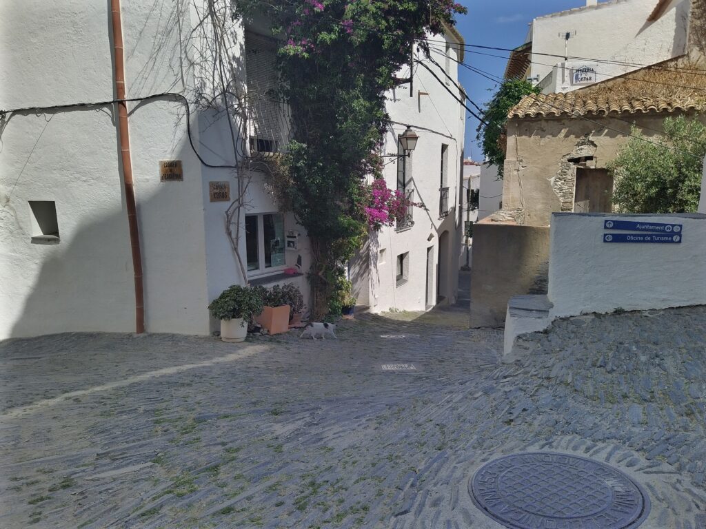 Accès à Santa margarita Cadaques. Dédale de rues magique
